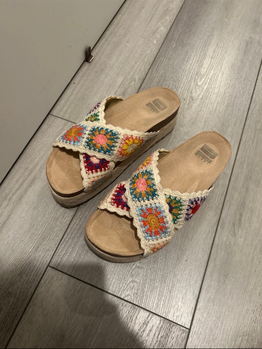 Crochet Crossband Platform Mules in Cream Multicolor